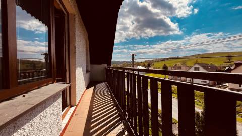  PREDAJ: Priestranný rodinný dom s veľkým potenciálom – Ďapalovce